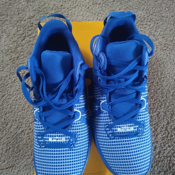 MEN NIKES - Picture 6 of 7